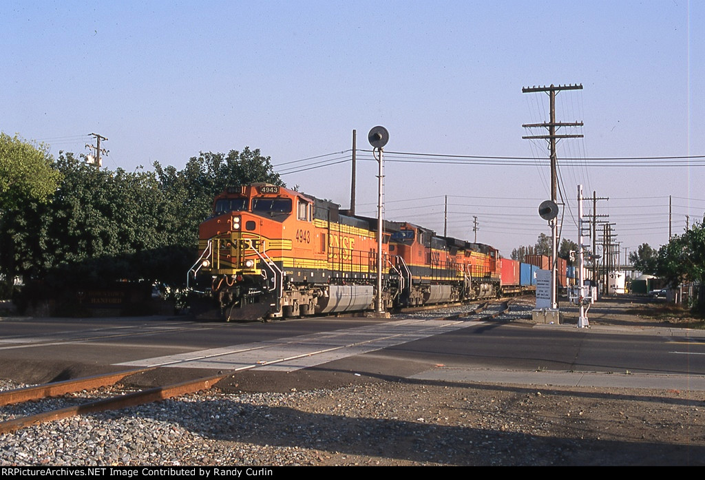 BNSF 4943